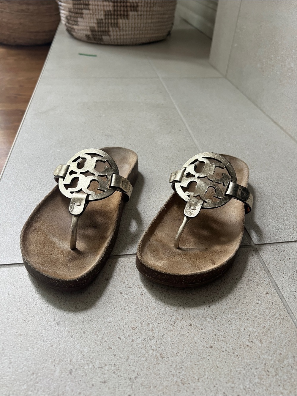 Tory Burch Miller sandals in gold - Picture 4 of 9